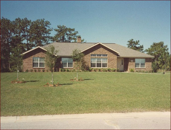 Carol Smith's house before the Florida-Friendly makeover